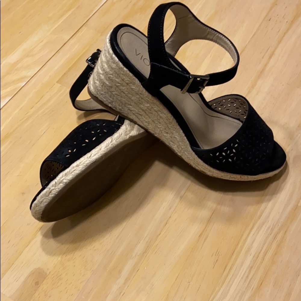 Vionic espadrille wedge sandal size 9 black